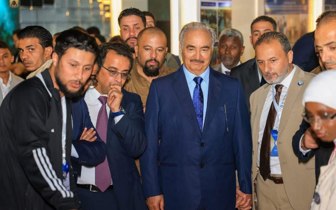 طلبة كلية تقنية المعلومات يحققون مشاركة متميزة في المعرض المصاحب لحفل خريجي جامعة بنغازي