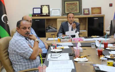 كلية تقنية المعلومات تعقد اجتماعها الثامن لمناقشة القضايا الأكاديمية والاستعداد للفصل الجديد
