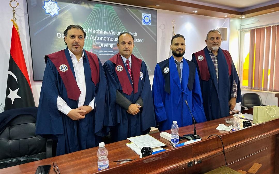 كلية تقنية المعلومات تناقش رسالة ماجستير حول استخدام الرؤية الحاسوبية للقيادة الذاتية