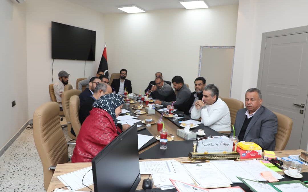 مجلس كلية تقنية المعلومات يعقد اجتماعه الدوري استعداداً للامتحانات النهائية