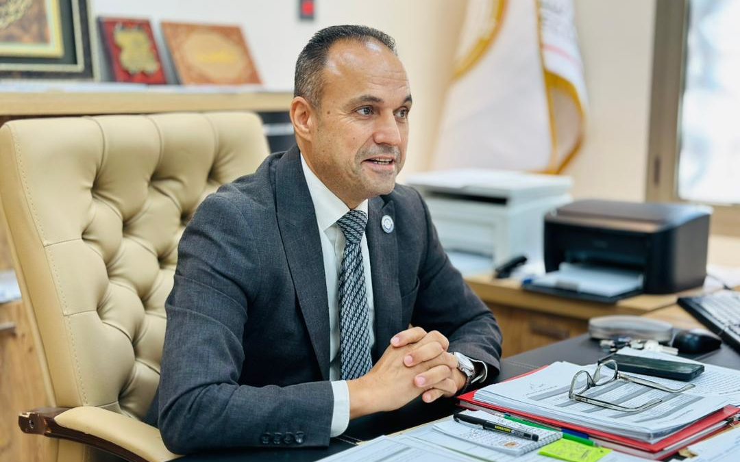 مجلس كلية تقنية المعلومات بجامعة بنغازي يناقش تطوير البرامج الأكاديمية وتعزيز جودة التعليم