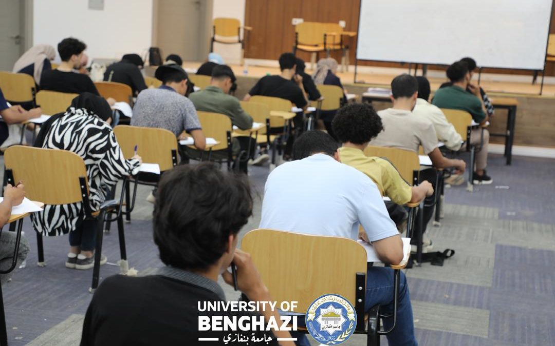 كلية تقنية المعلومات تُطلق الامتحانات النهائية وسط تنظيم واستعدادات مكثفة